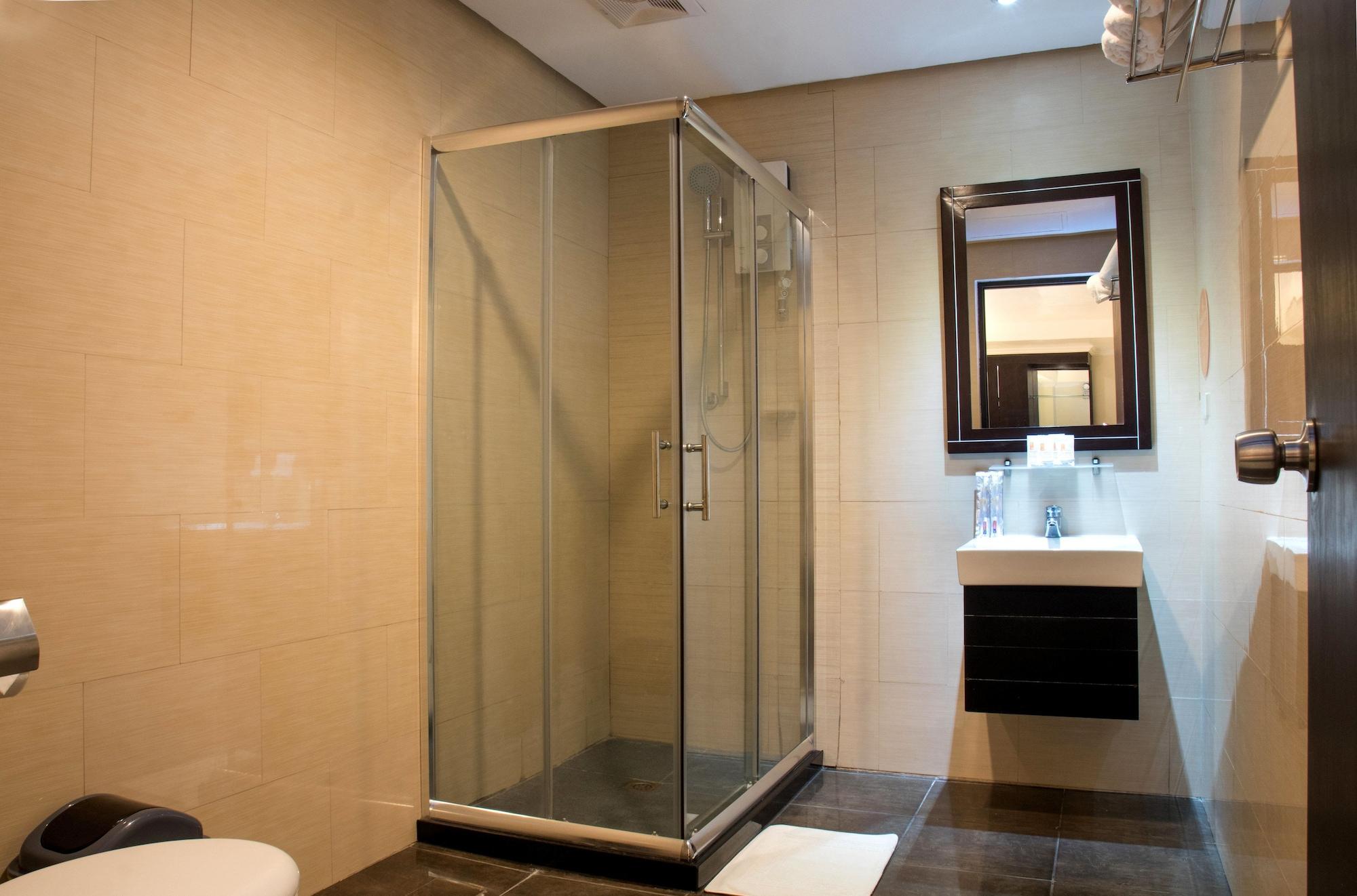 M Citi Suites Cebu Exteriör bild