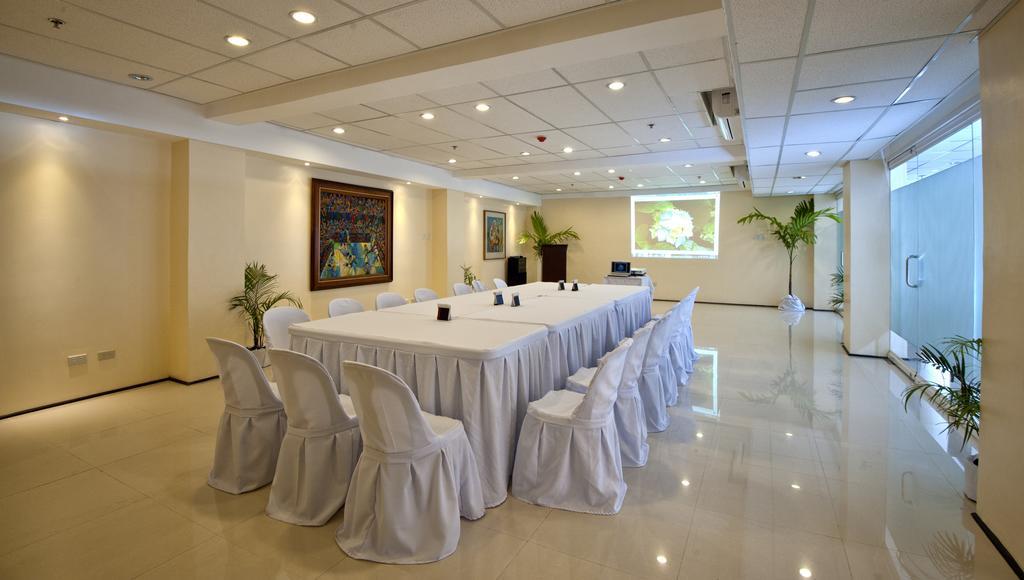 M Citi Suites Cebu Exteriör bild