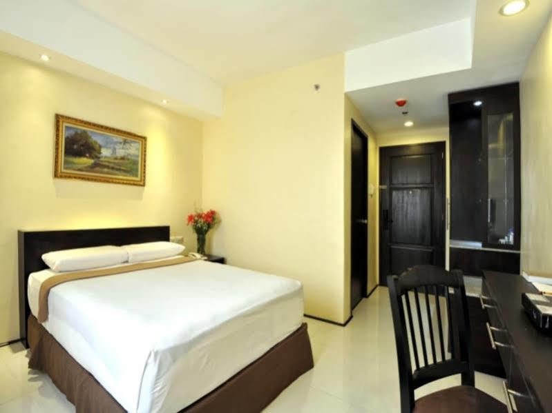 M Citi Suites Cebu Exteriör bild