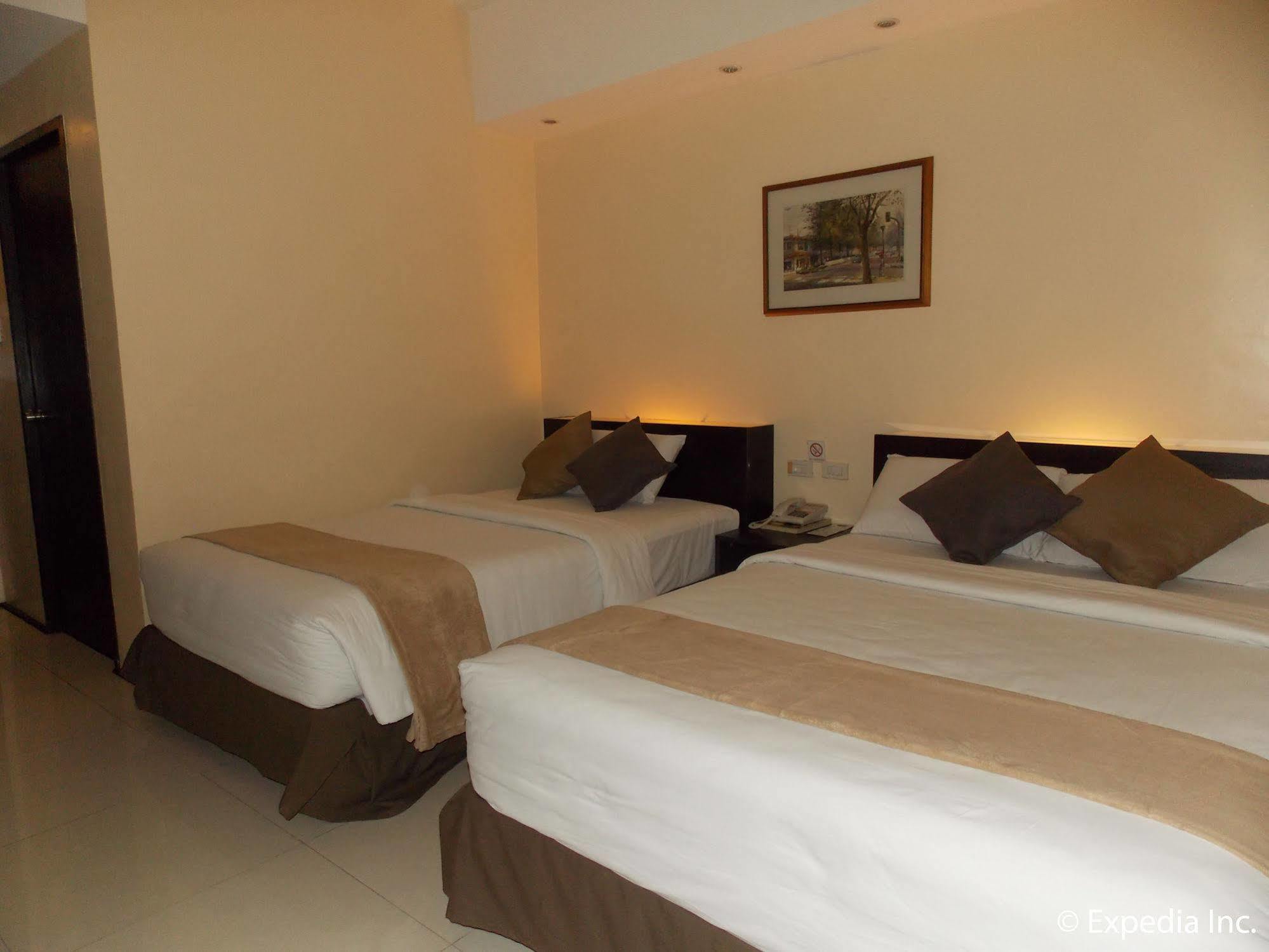 M Citi Suites Cebu Exteriör bild