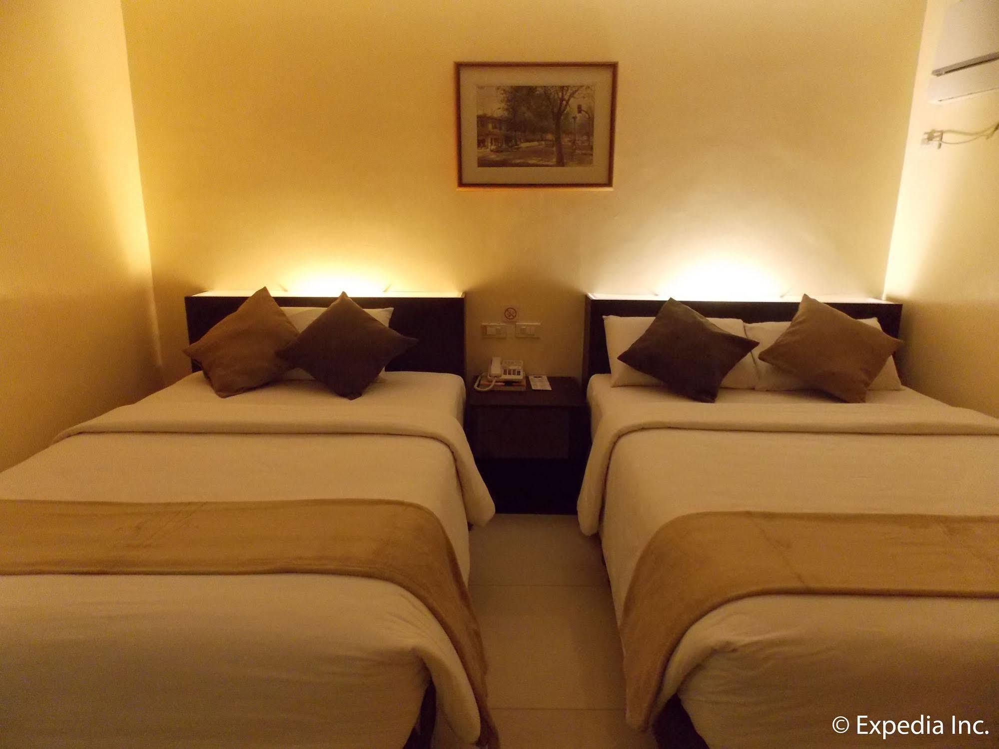 M Citi Suites Cebu Exteriör bild