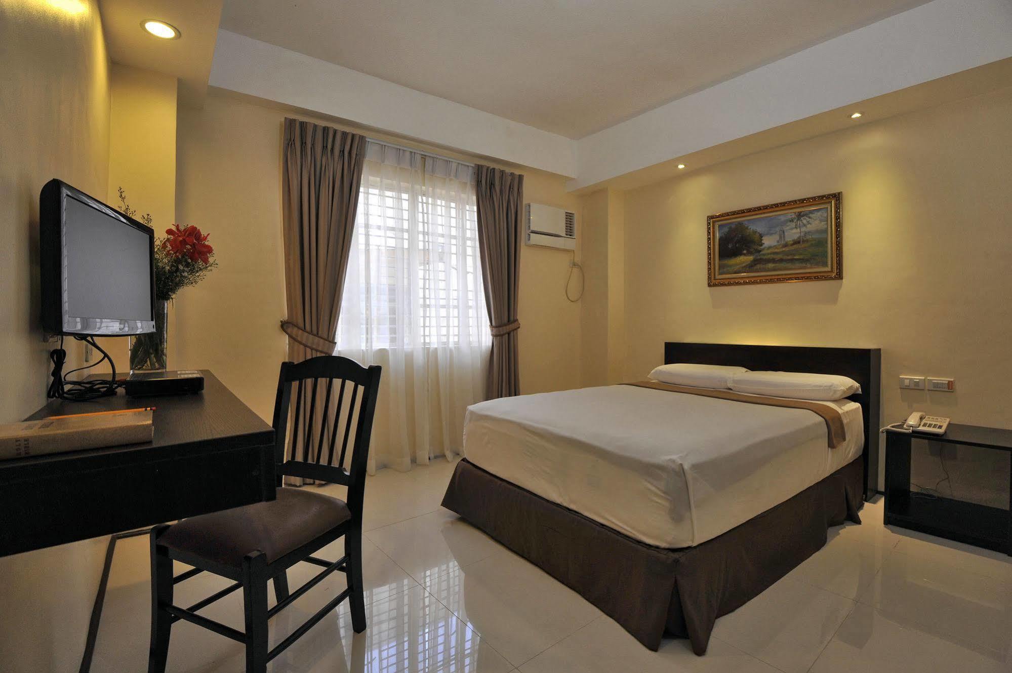 M Citi Suites Cebu Exteriör bild