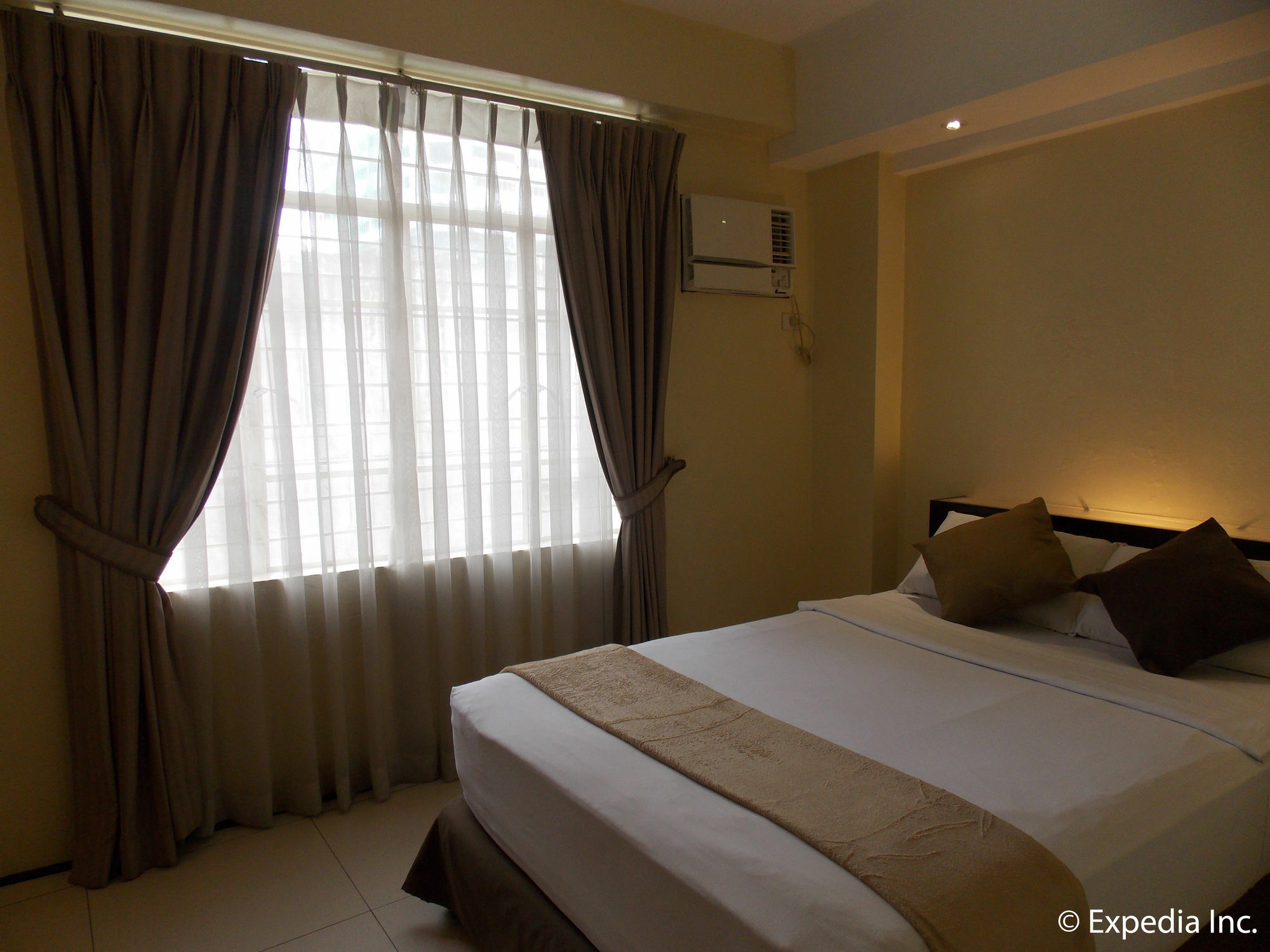 M Citi Suites Cebu Exteriör bild